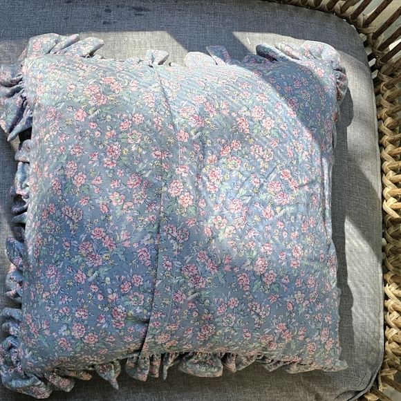 Floral Handmade Vintage Patchwork Quilted Pillow with Ruffle Edges Cottage - Picture 2 of 2